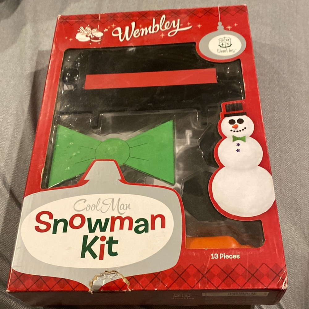 NEW Wembley Cool Man Snowman Kit awesome many year